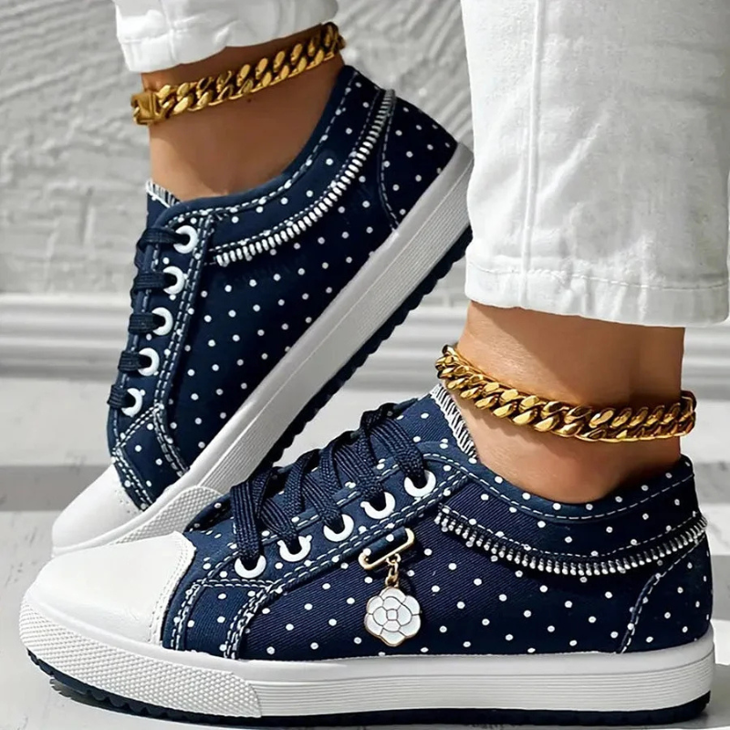 Stylowe damskie sneakersy z kwiatowymi detalami na wiosnę